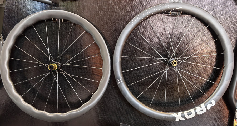 Non-Paint Carbon Road wheels