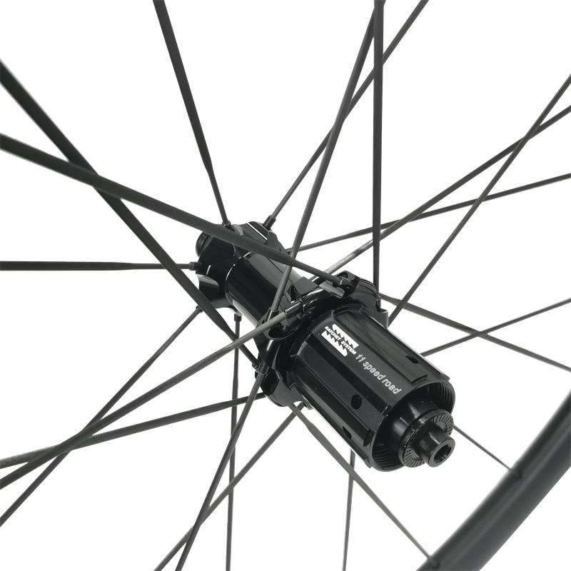 carbon spoke road wheelset